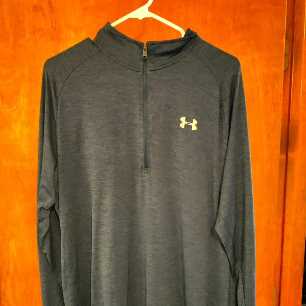 Mens Under Armour XL 1/4 Zip T-shirt